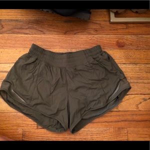 Lululemon Hotty Hot shorts